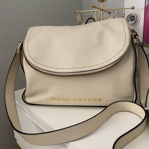 MARC JACOBS GROOVE CROSSBODY BAG 👜